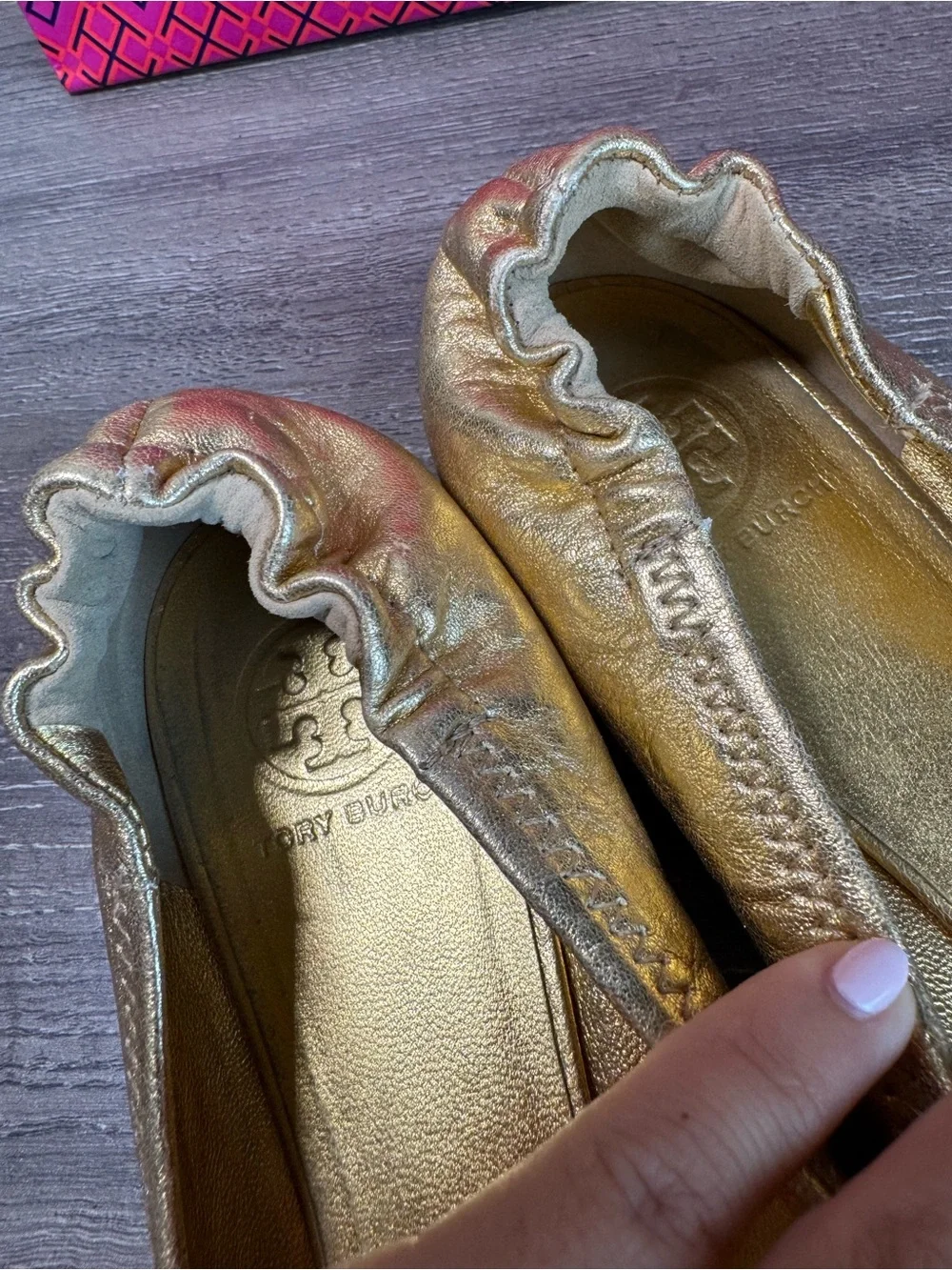 Tory Burch Reva Metallic Gold Logo Ballet Flats size 9.5 EUC